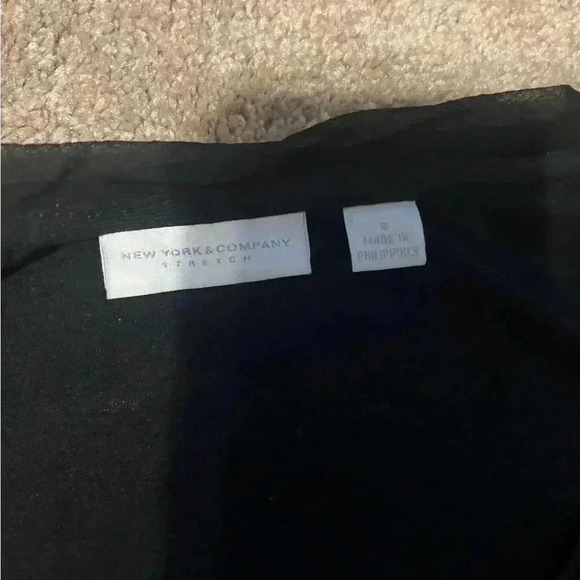 New York & Company black sleeveless top size s - Picture 2 of 3